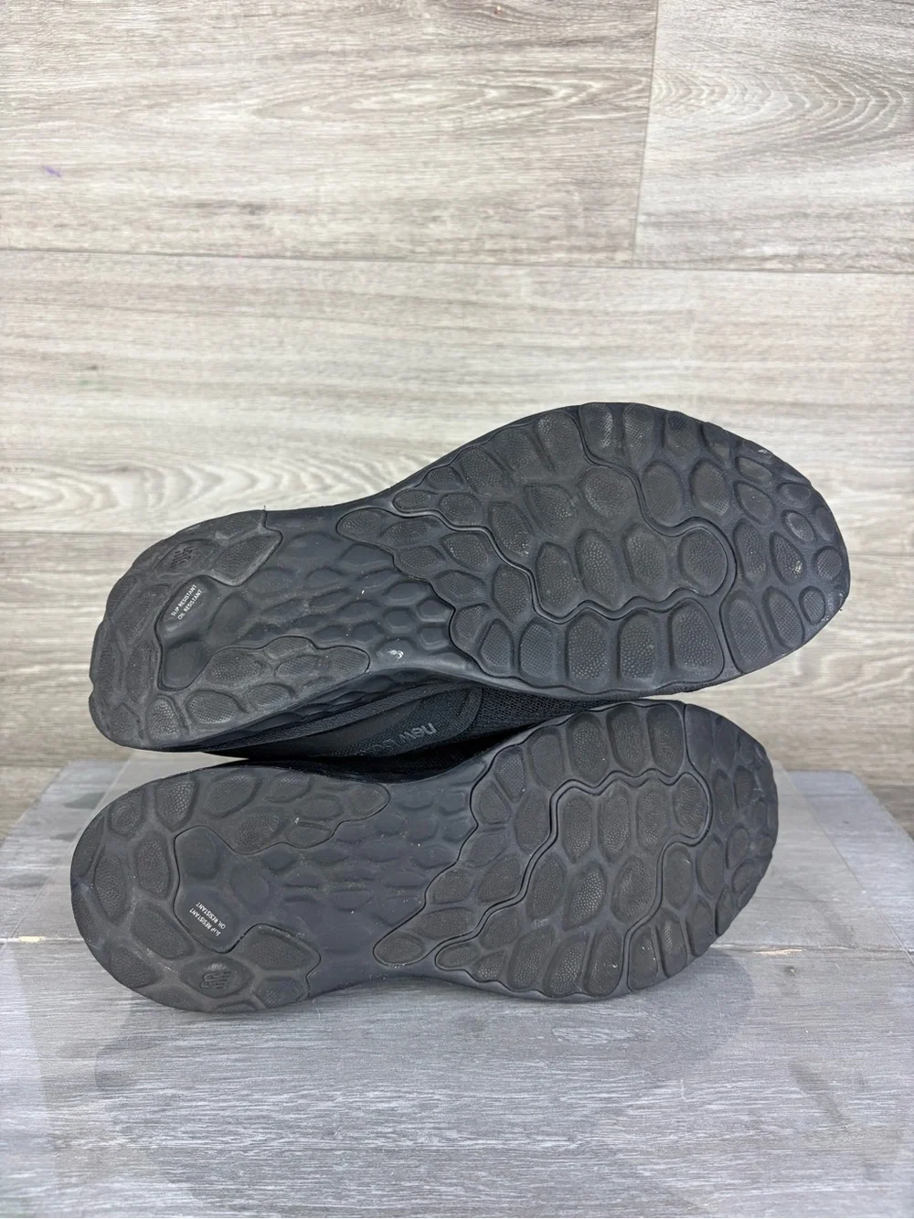New Balance fresh foam Arishi Triple Black Mesh womens Sneakers size 8.5 Wide